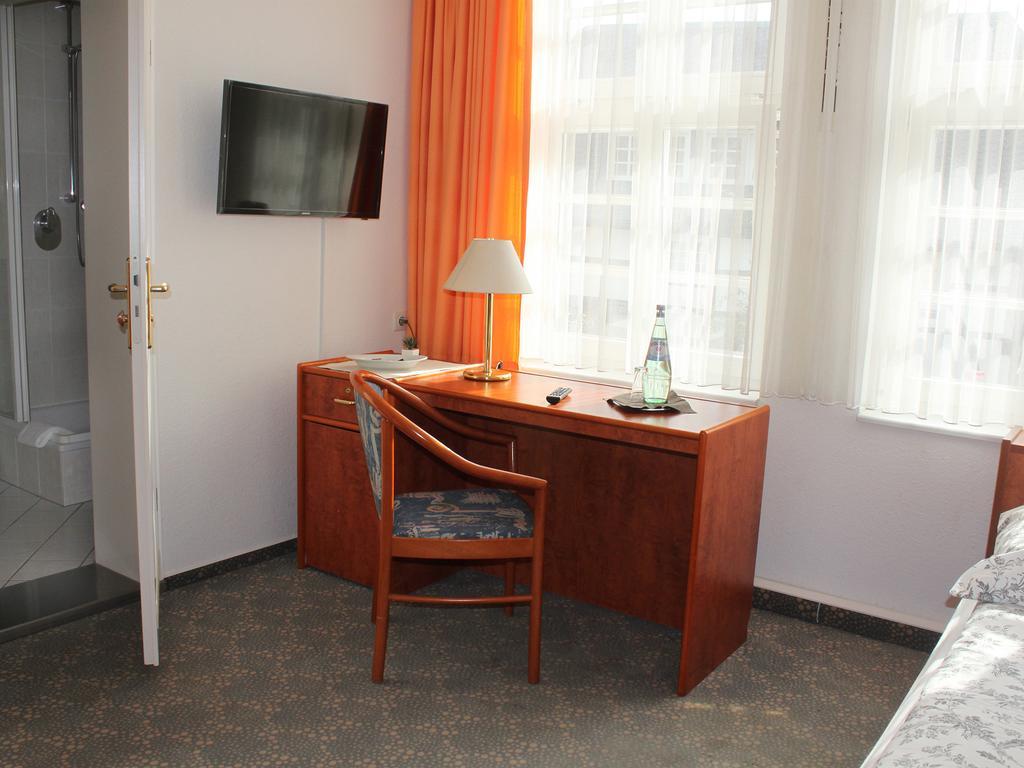 Parkhotel & Kurcafe Bad Sassendorf Buitenkant foto